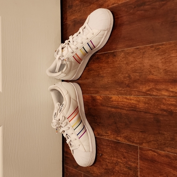 EUC adidas love unites superstar pride 2020 design - Picture 3 of 7